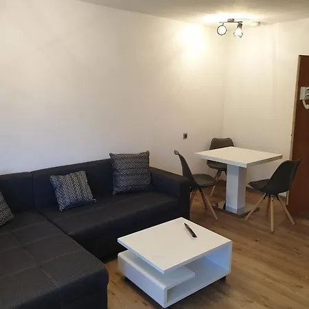 Appartement Voll Moebilierte Fehrienwohnung Neben Schoenklinik In